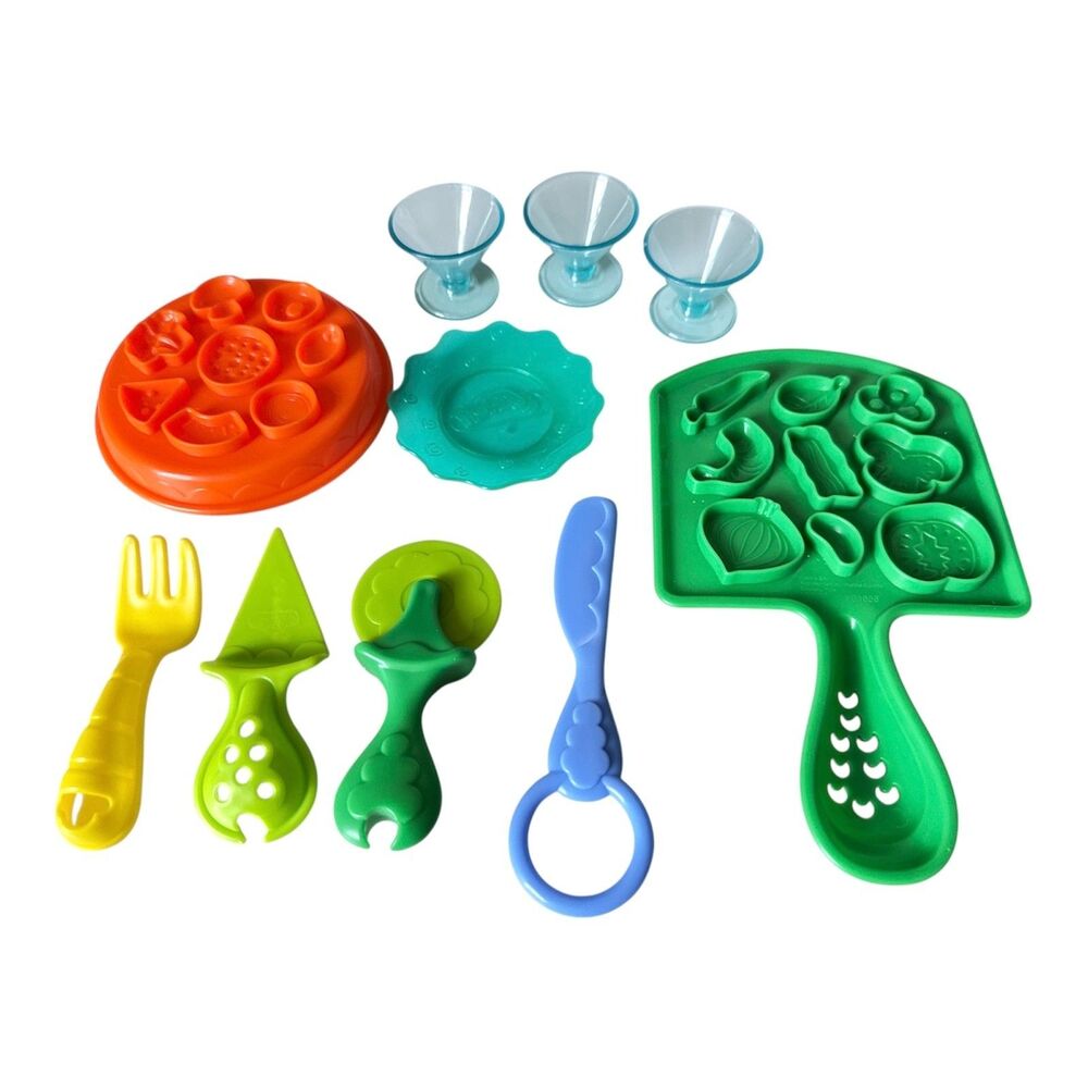 PLAY-DOH Kitchen Creations Pizza Party Set Toy Baker Chef Kitchen w/ BONUS Bowls